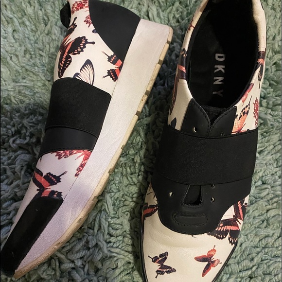 DKNY Blush Butterfly Bobbi Slip-On - Picture 2 of 4